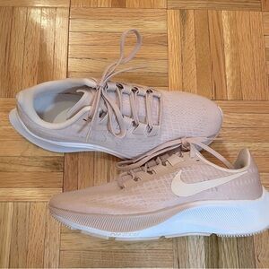 Nike Air Zoom Pegasus 37 Sneaker- Women’s Size 8